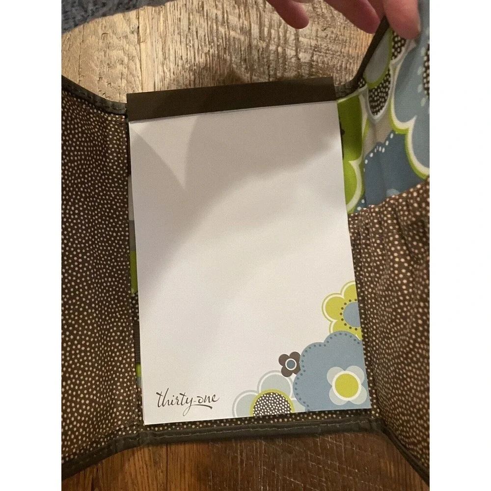 NWOT Thirty One Fold And Go Organizer With Notepad Floral